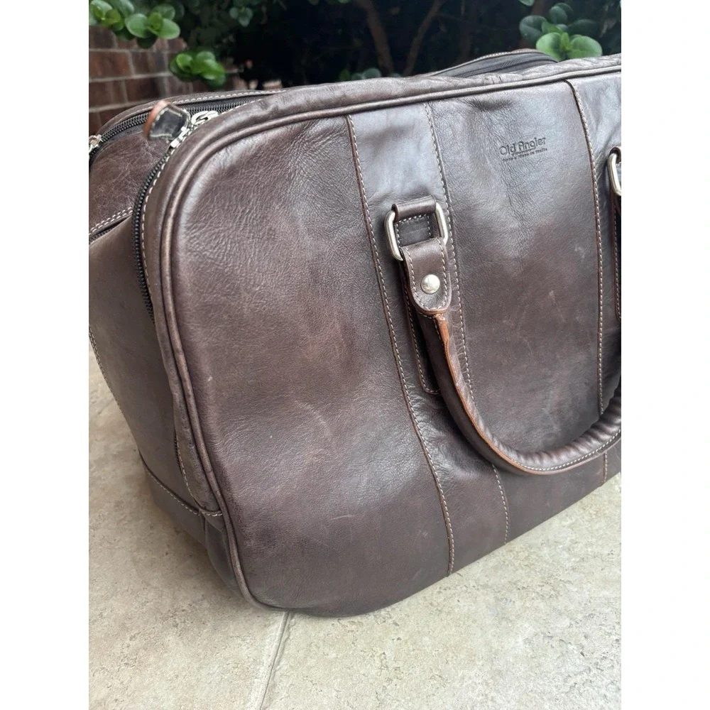 ⭐️Old Angler Italy Brown Leather Travel Bag⭐️2 Wheels Strap Outside Zip Pocket⭐️